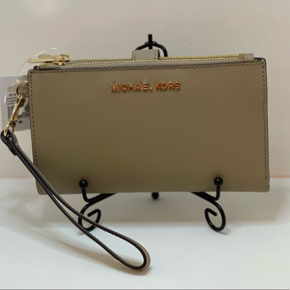 NWT. Michael Kors Jet Set Travel Double Zip Wristlet